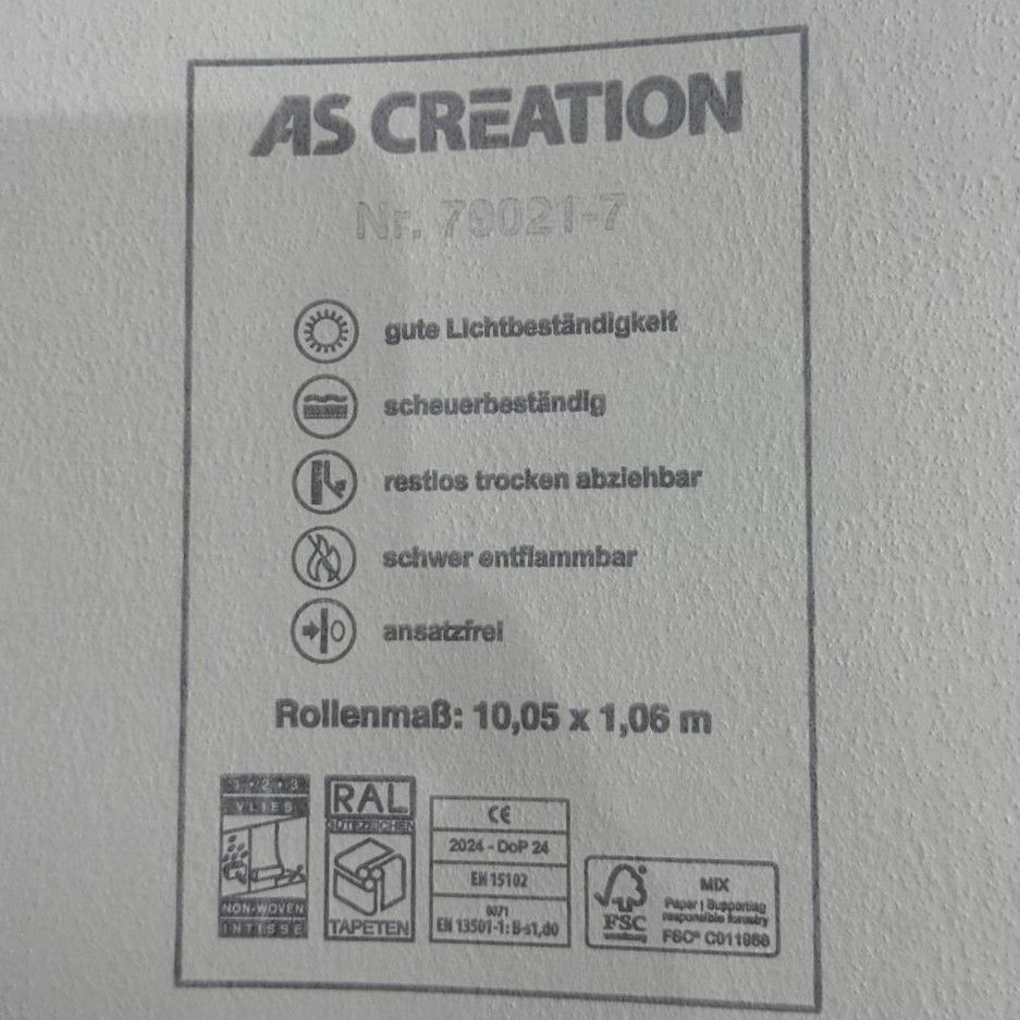 Обои виниловые на флизелиновой основе AS Creation Urban Garde розовые 1,06 х 10,05м (79021-7)