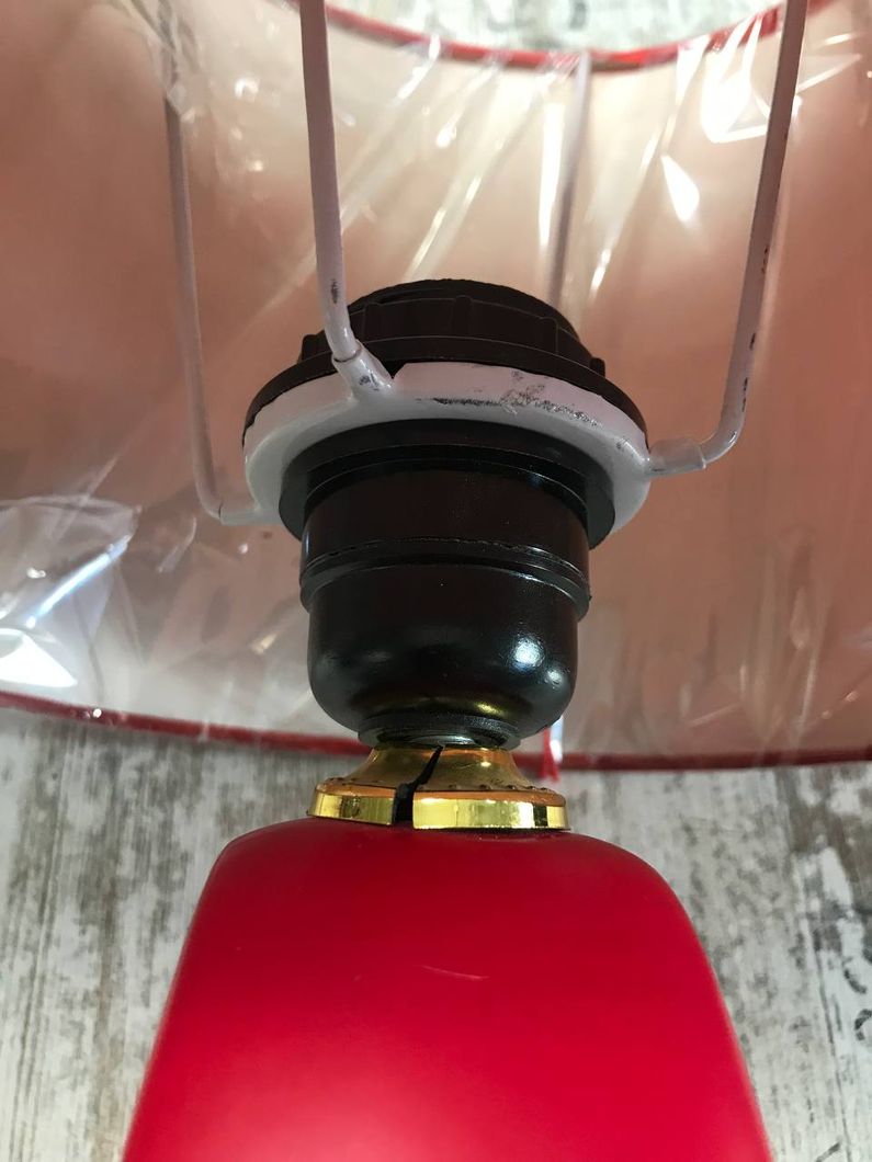 Лампа настільна, червона, 1 лампа, висота лампи - 42 см, діаметр абажура - 28 див. УЦІНКА, Червоний, Червоний