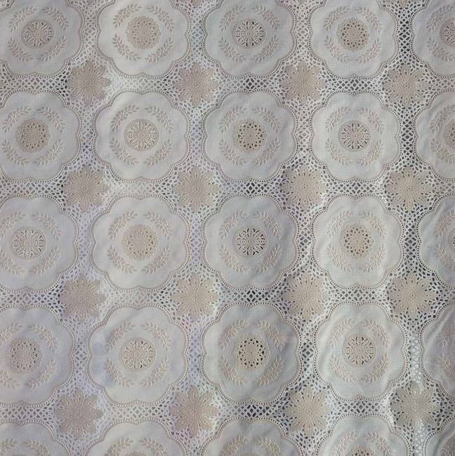 Клеенка на стол виниловая без основы Цветы ажур бежевый 1,35 х 1м (100-115), Бежевый, Бежевый
