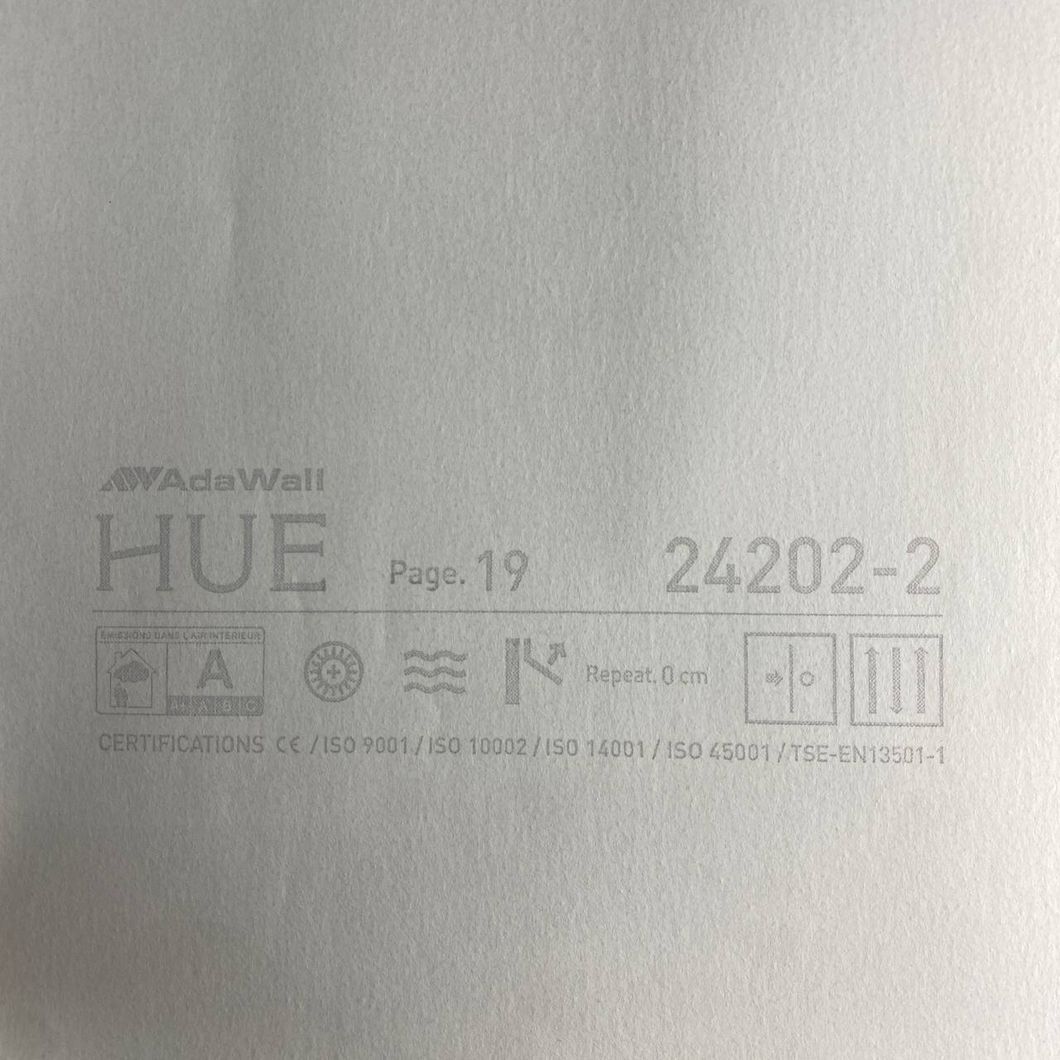 Обои виниловые на флизелиновой основе AdaWall Hue белый 1,06 х 10,05м (24202-2)