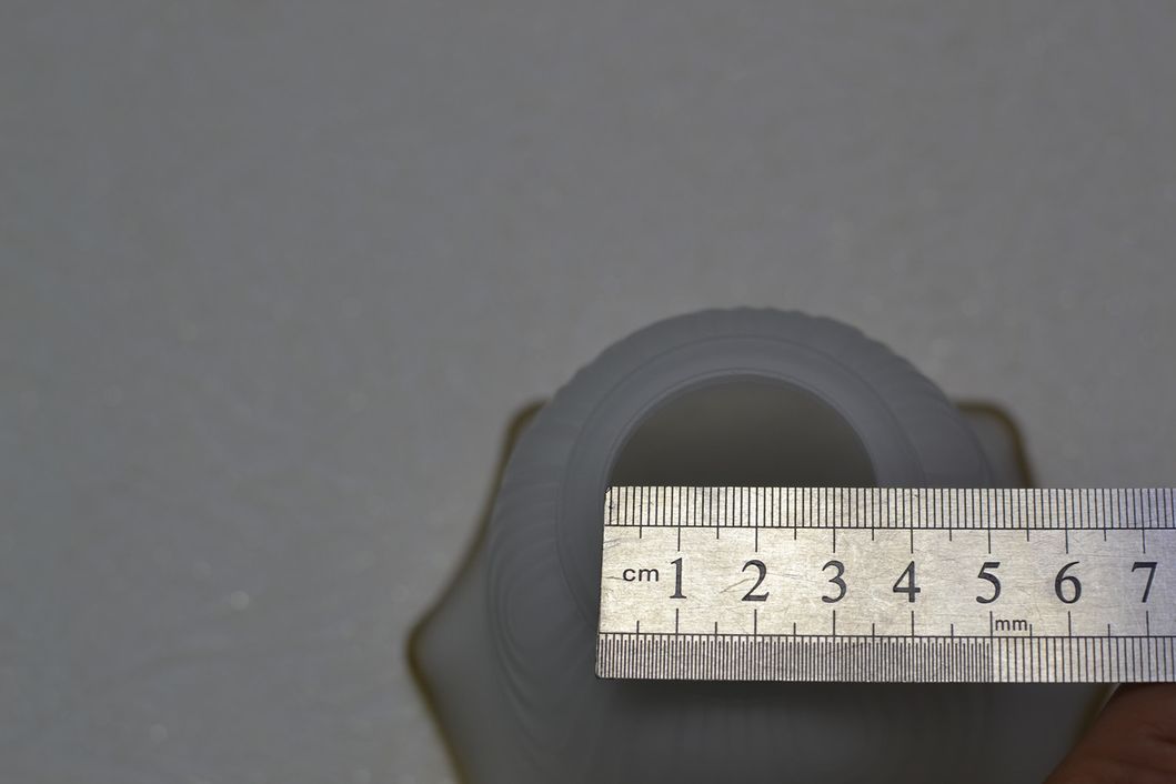Плафон люстри, діаметр верхнього отвору 3,5 см, висота 11 см, Білий, Білий