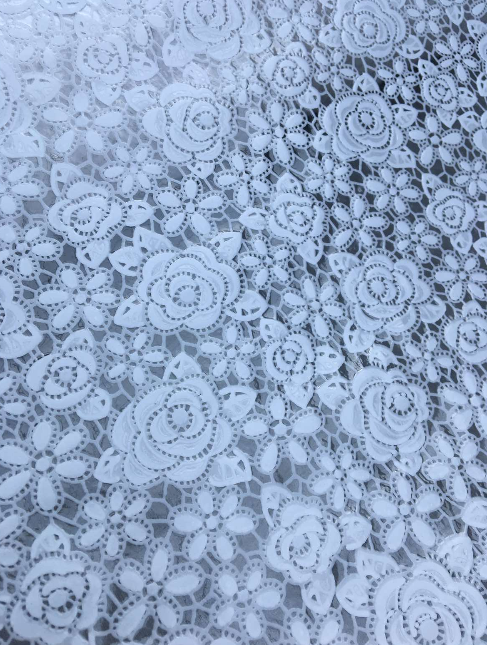Клейонка на стіл вінілова ущільнена без основи Квіти білий 1,35 х 1м (100-199), Білий, Білий
