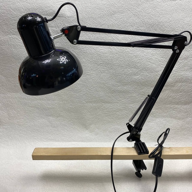Лампа настільна зі струбциною (CL-604)