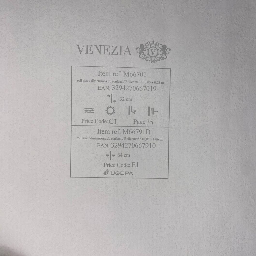 Шпалери вінілові на флізеліновій основі Світло сірі UGEPA Venezia 1,06 х 10,05м (M66791D)