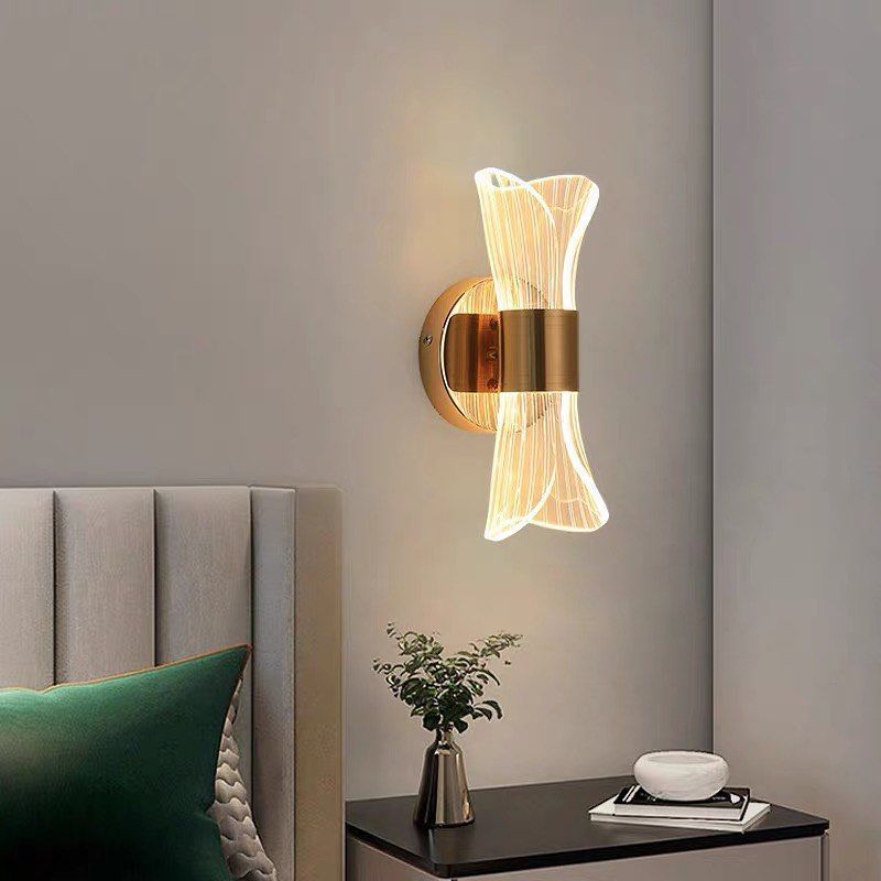 Керований світлодіодний світильник бра DIO 12W 2Y-ON/OFF-215&times;100&times;85-GOLD-230-IP20