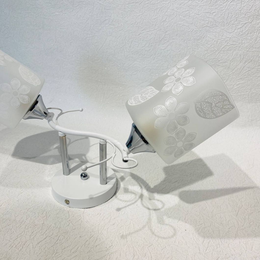 Люстра 2 лампы, белая в гостиную, спальню стекло в классическом стиле (XA1383B/2), Белый, Белый