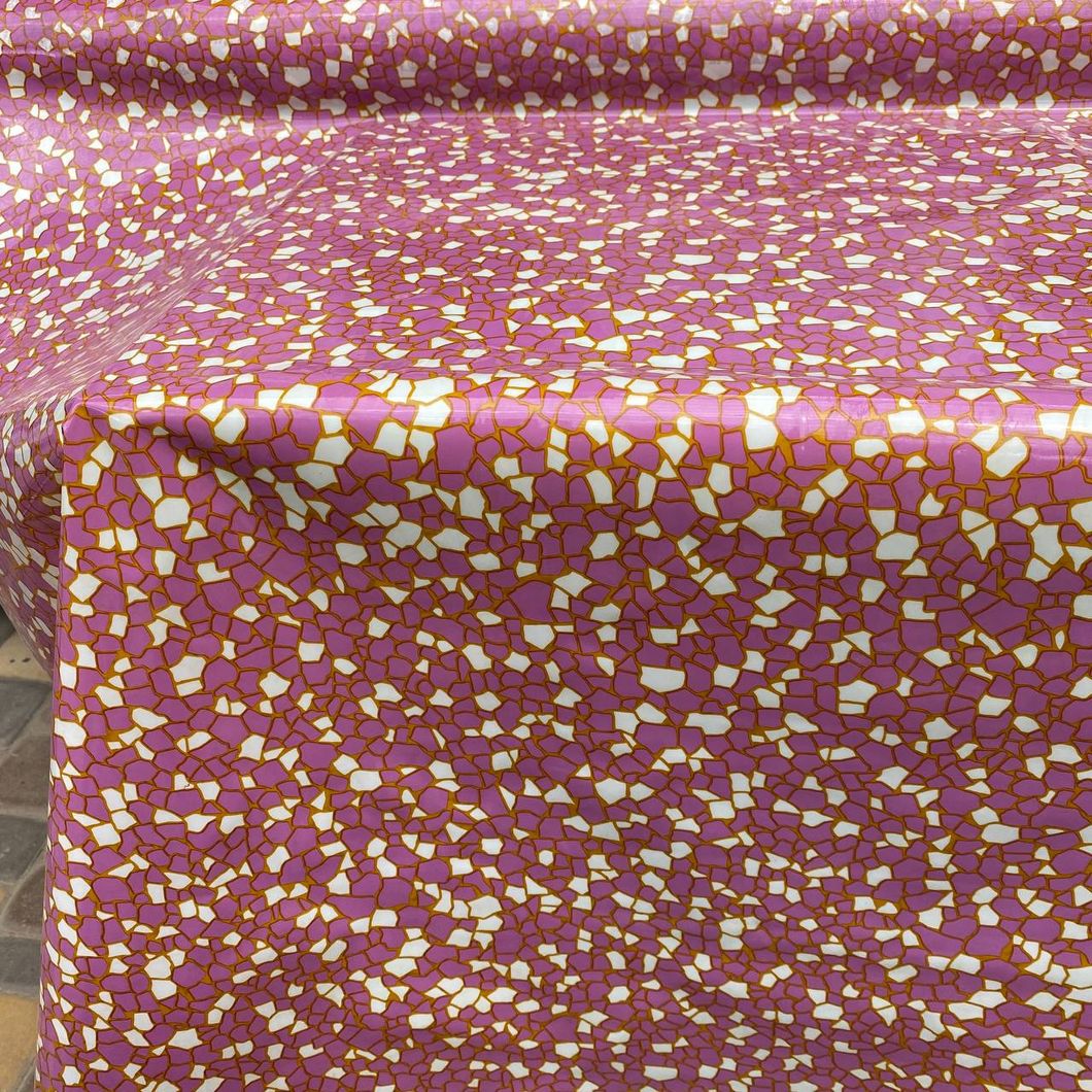 Клеенка на стол ПВХ на основе розовое битое стекло 1,4х1м (100-335), Розовый, Розовый